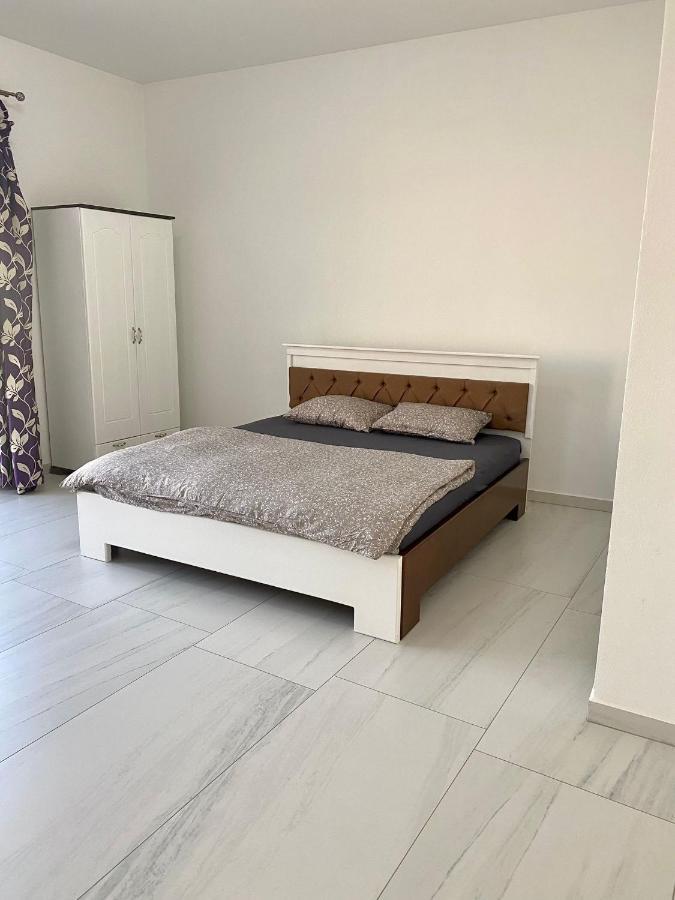Confort House Лугож Экстерьер фото