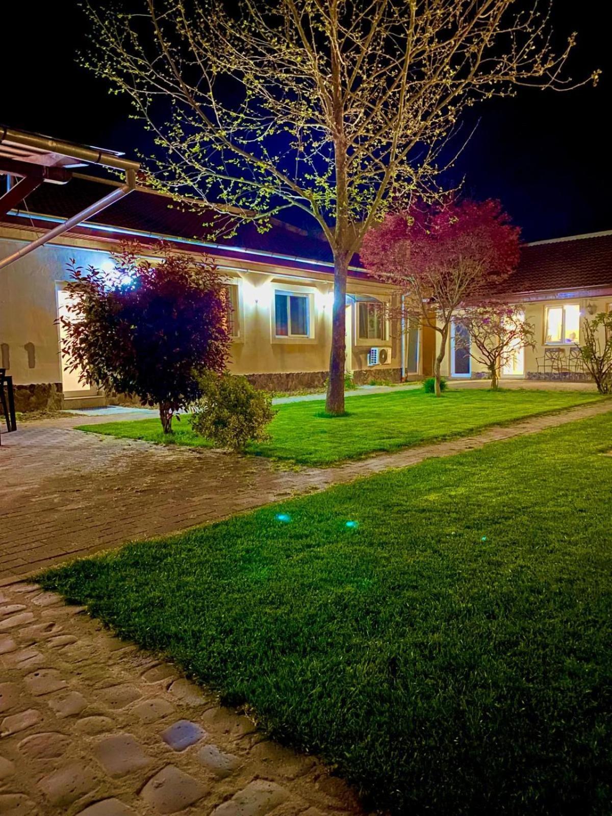 Confort House Лугож Экстерьер фото