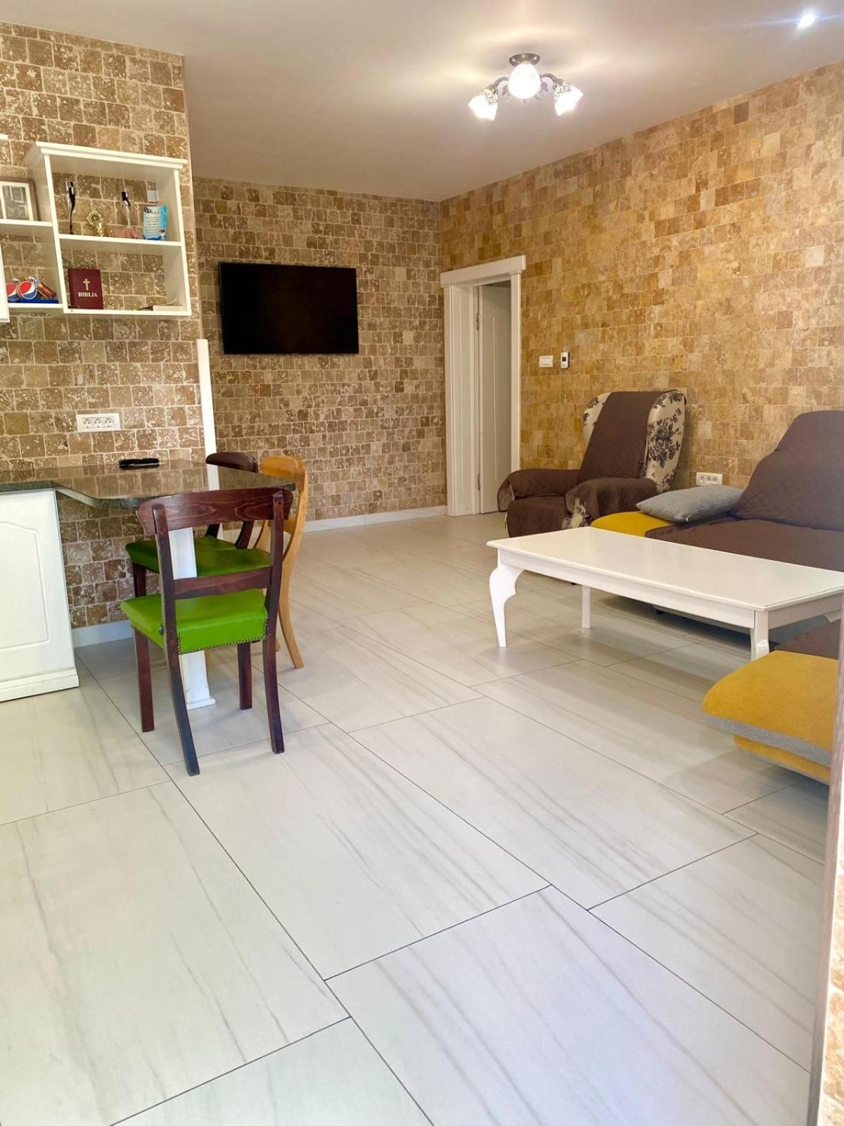 Confort House Лугож Экстерьер фото