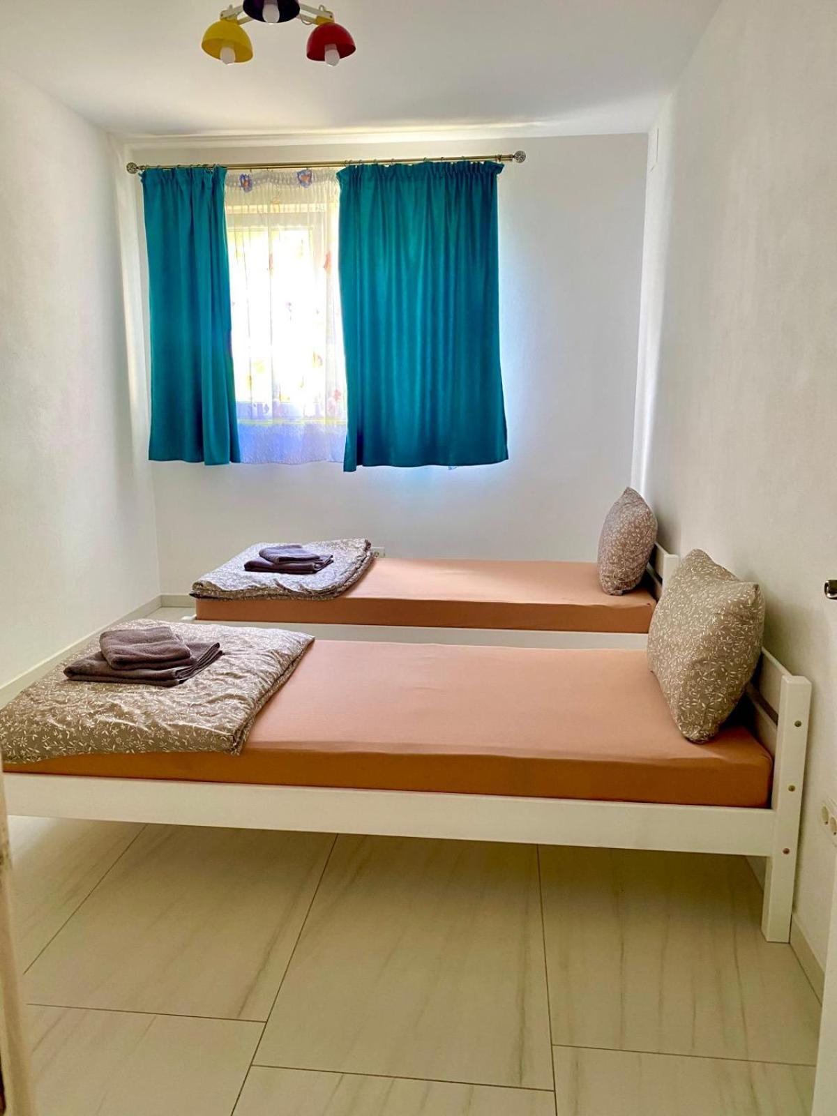 Confort House Лугож Экстерьер фото